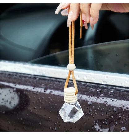 Fragrant woody car air freshener - a long-lasting fragrance suitable for car interiors, suitable for home and car use
